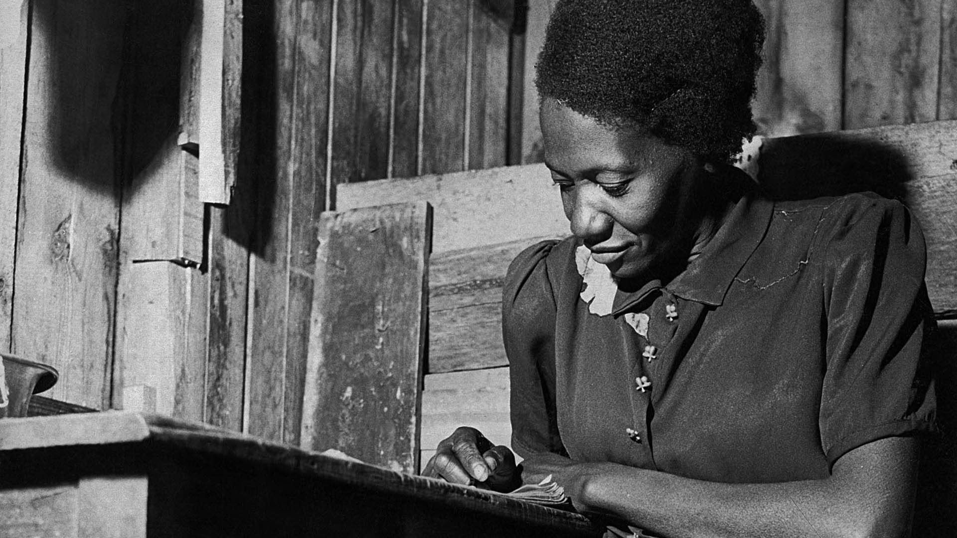 Carolina Maria de Jesus. 27 de maio de 1952. Foto de Norberto Esteves. Detalhe de foto do Arquivo Público do Estado de São Paulo/Última Hora
